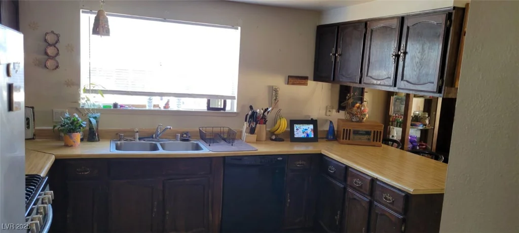 1886 Ludington, Las Vegas, NV 89156