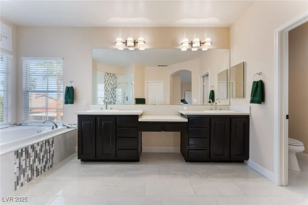 8605 Trianon, Las Vegas, NV 89145
