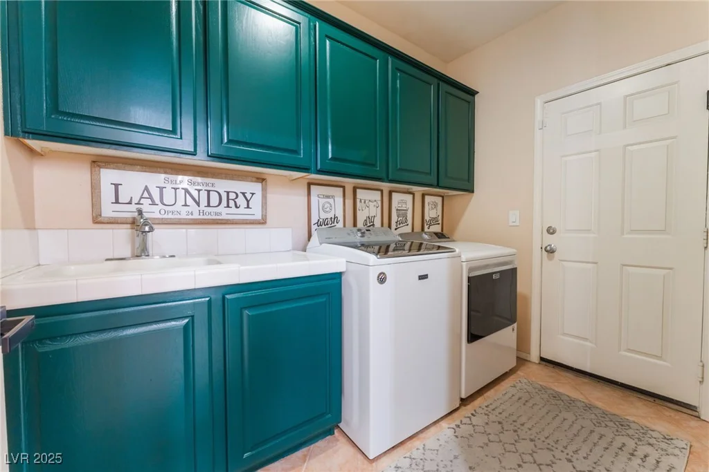8605 Trianon, Las Vegas, NV 89145