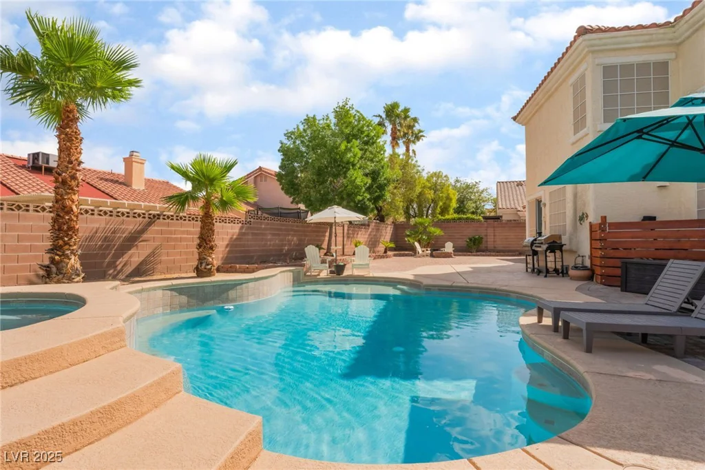 8605 Trianon, Las Vegas, NV 89145