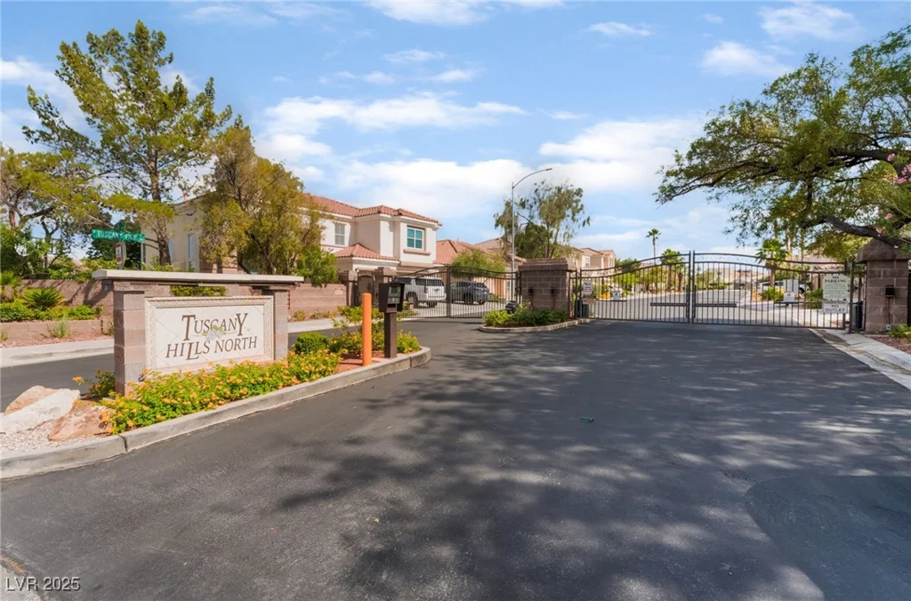 8605 Trianon, Las Vegas, NV 89145