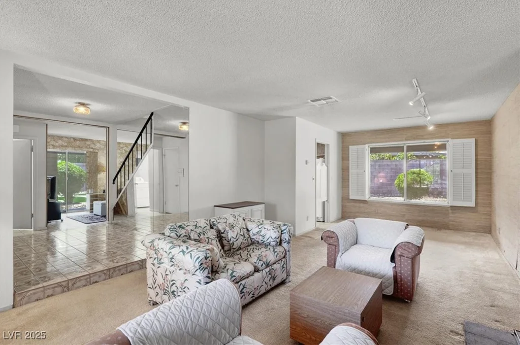 6817 Neepawa, Las Vegas, NV 89108