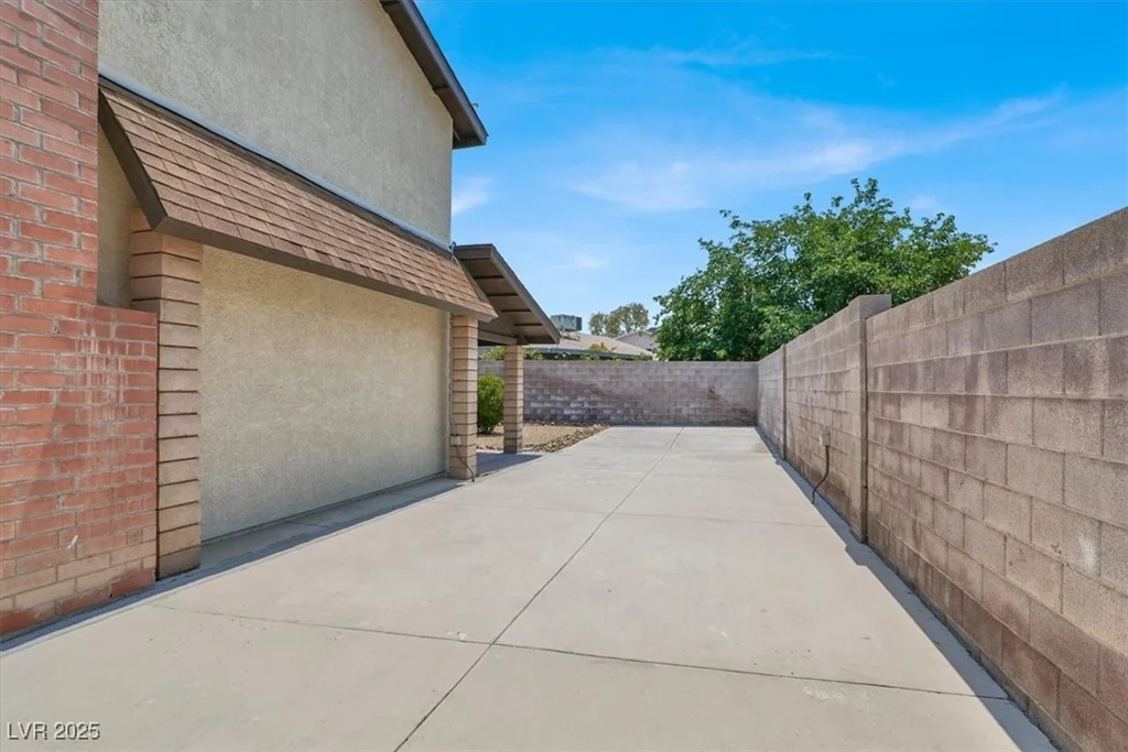 6817 Neepawa, Las Vegas, NV 89108