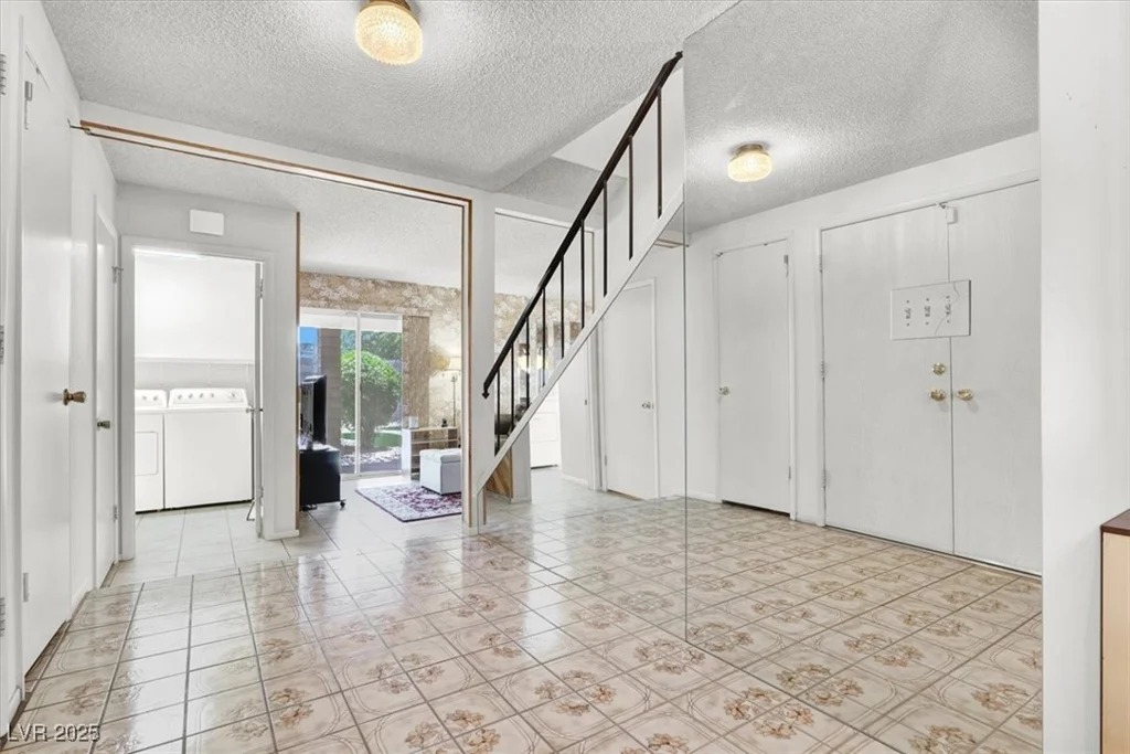 6817 Neepawa, Las Vegas, NV 89108