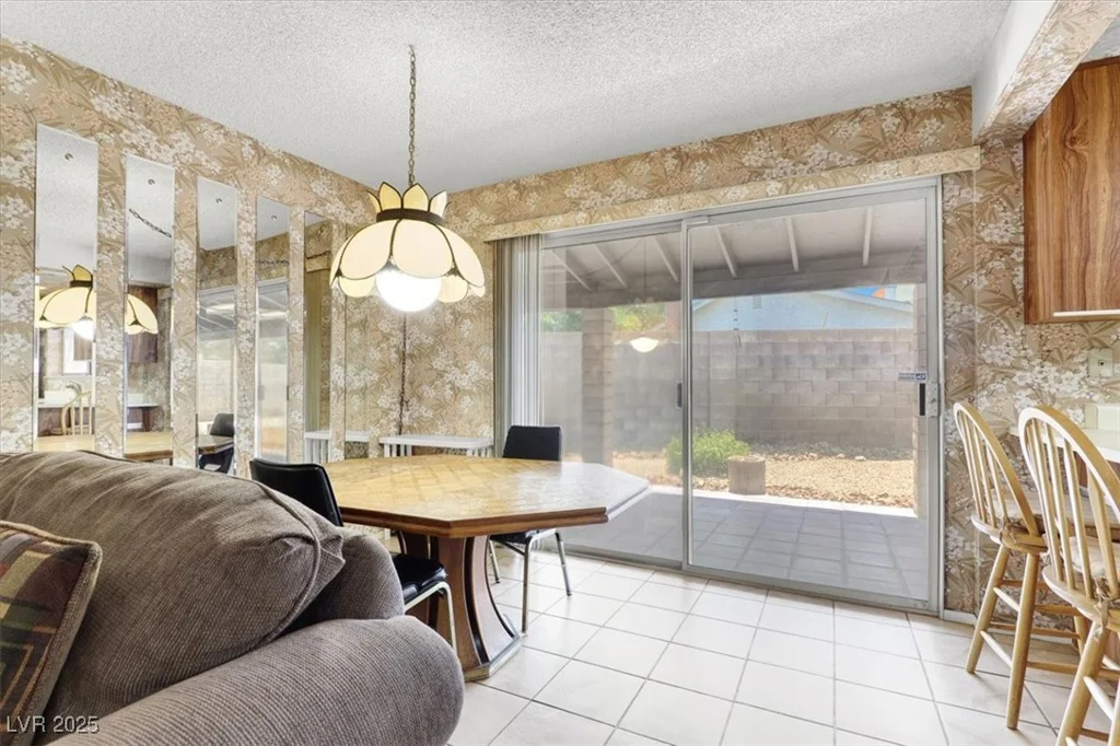 6817 Neepawa, Las Vegas, NV 89108