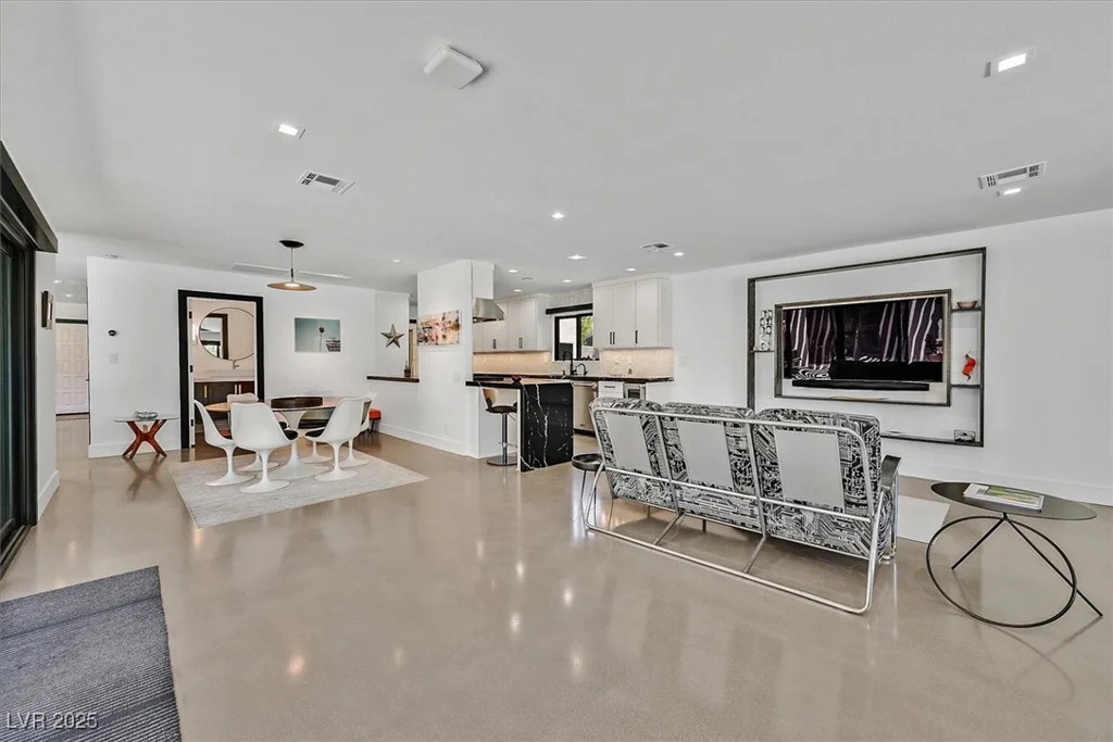 324 Park Way East, Las Vegas, NV 89106