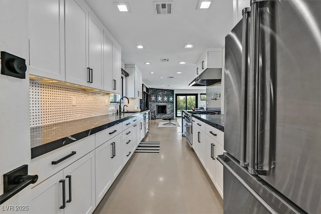 324 Park Way East, Las Vegas, NV 89106