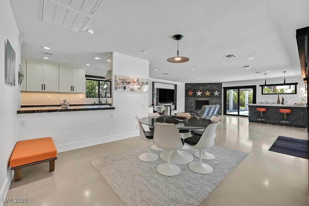324 Park Way East, Las Vegas, NV 89106