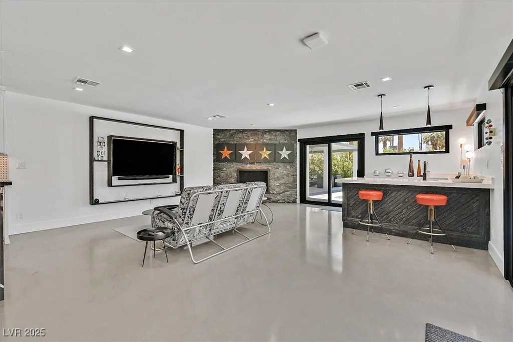 324 Park Way East, Las Vegas, NV 89106