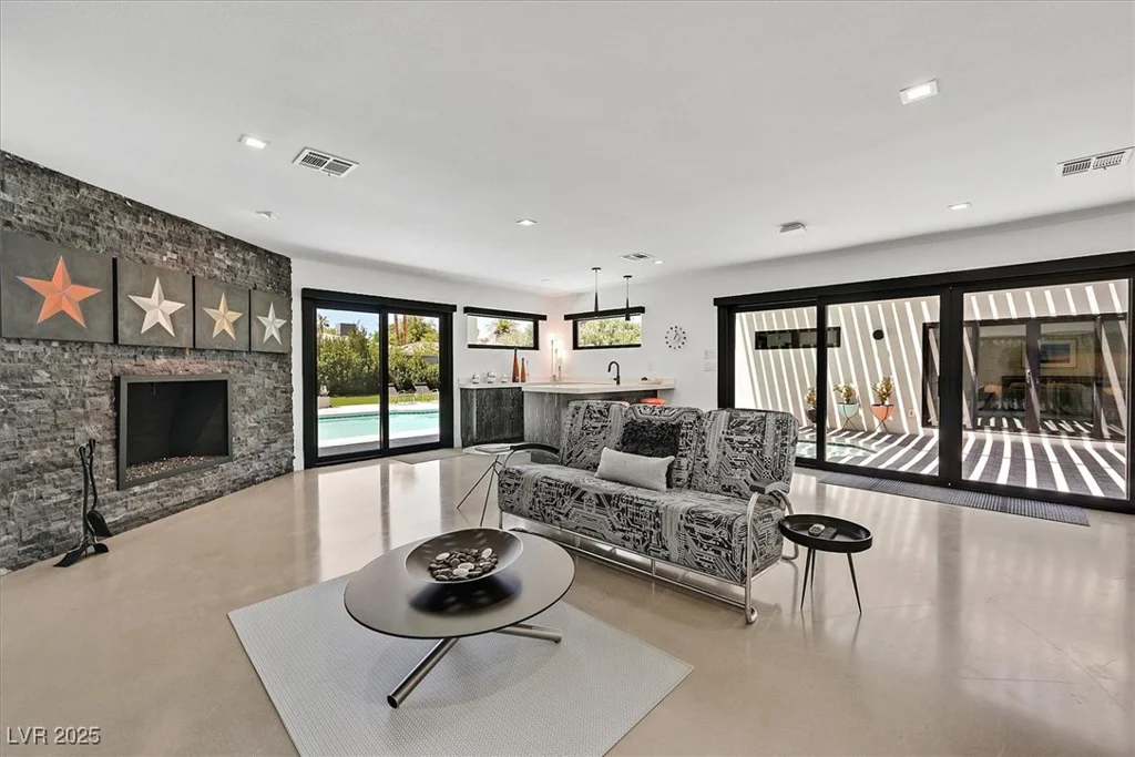 324 Park Way East, Las Vegas, NV 89106