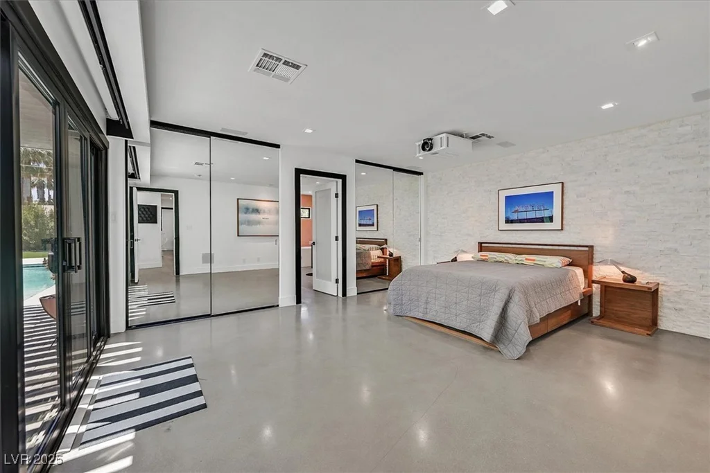 324 Park Way East, Las Vegas, NV 89106