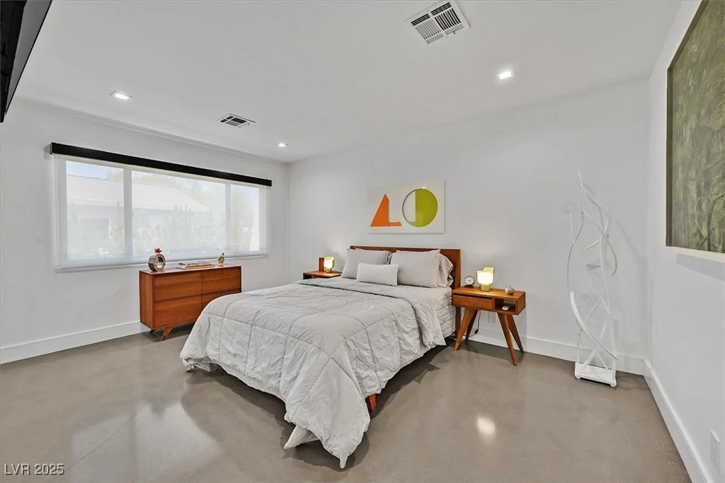 324 Park Way East, Las Vegas, NV 89106