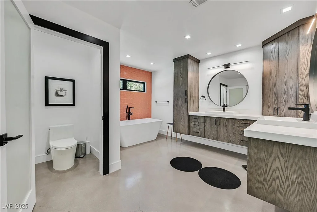 324 Park Way East, Las Vegas, NV 89106