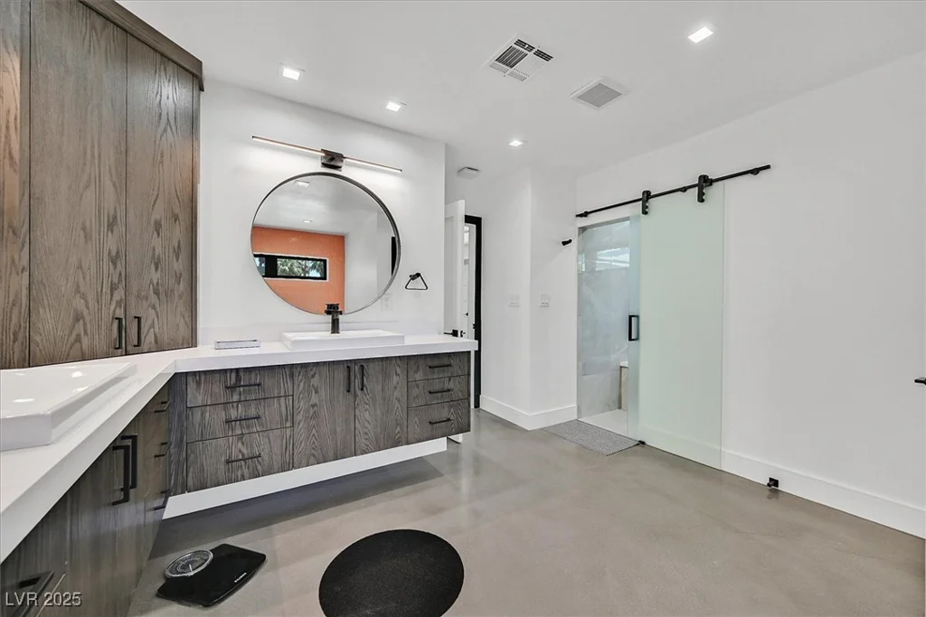 324 Park Way East, Las Vegas, NV 89106