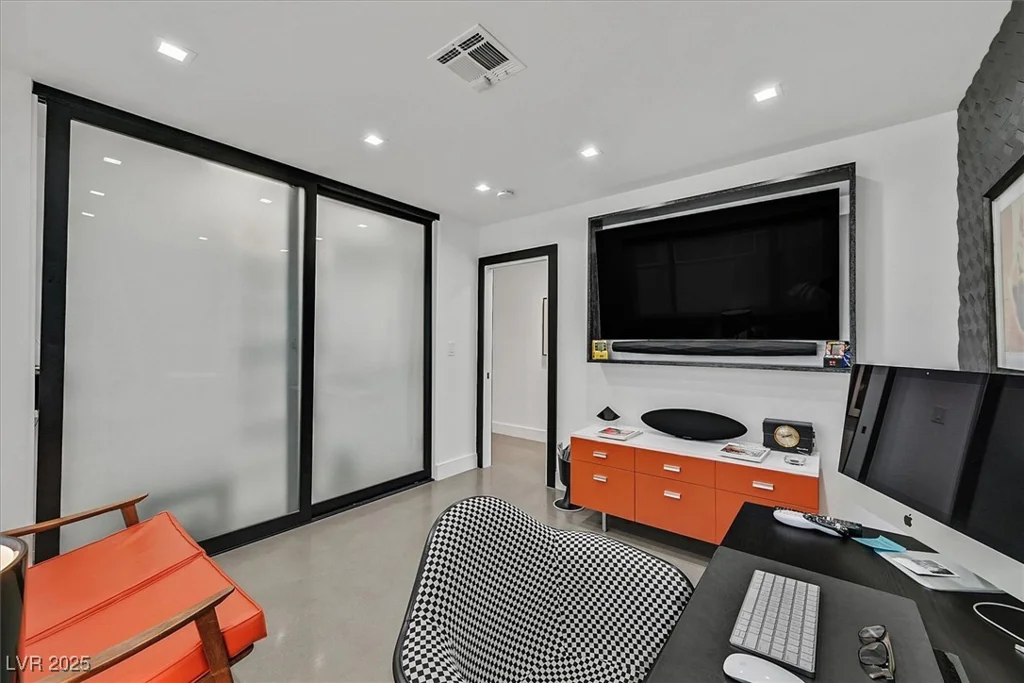 324 Park Way East, Las Vegas, NV 89106