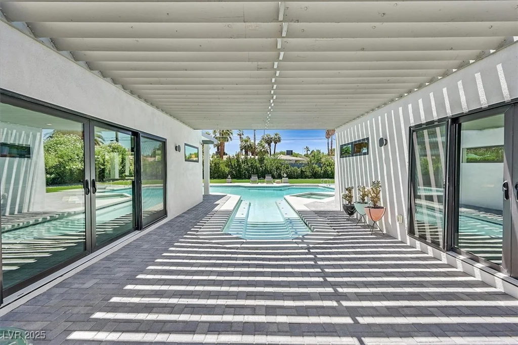 324 Park Way East, Las Vegas, NV 89106