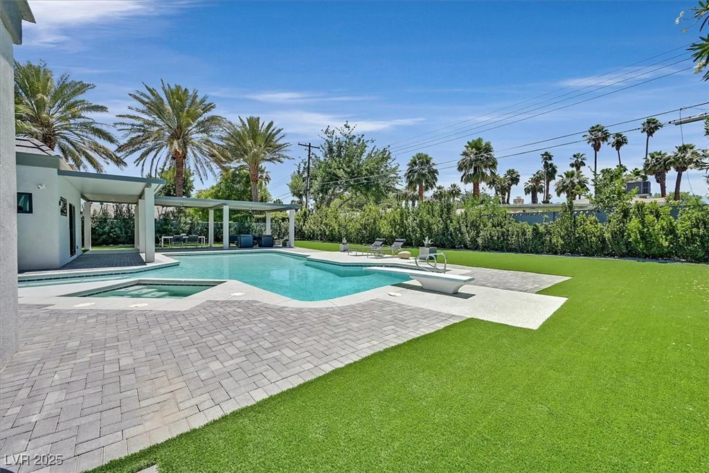 324 Park Way East, Las Vegas, NV 89106