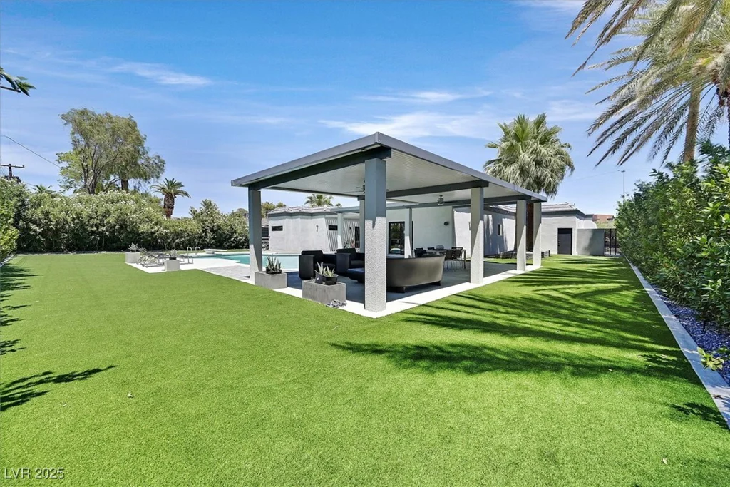 324 Park Way East, Las Vegas, NV 89106