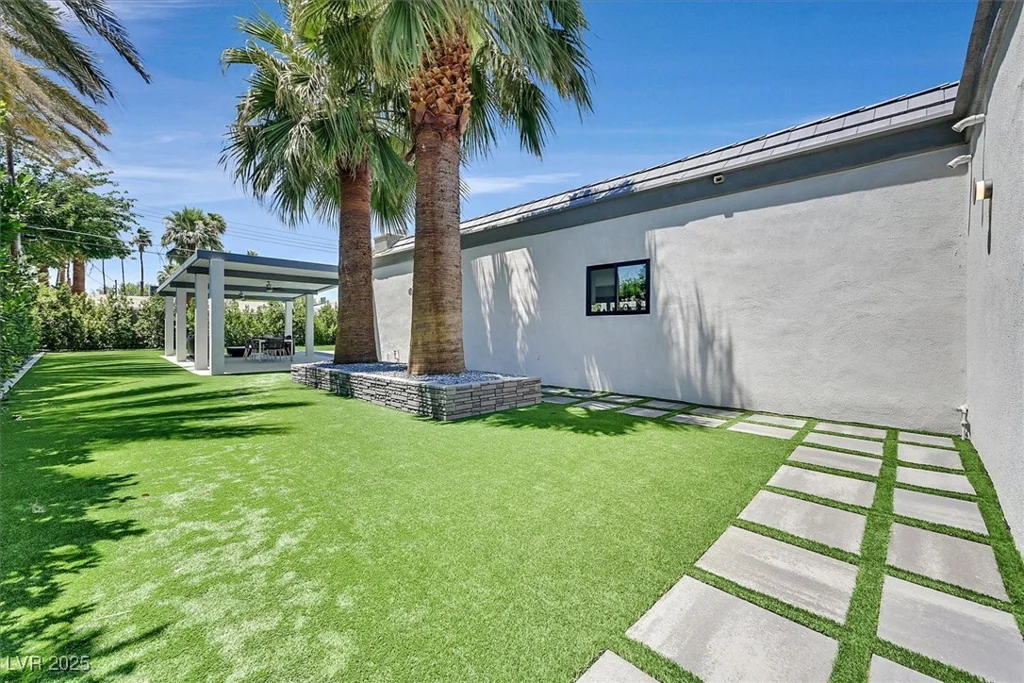 324 Park Way East, Las Vegas, NV 89106