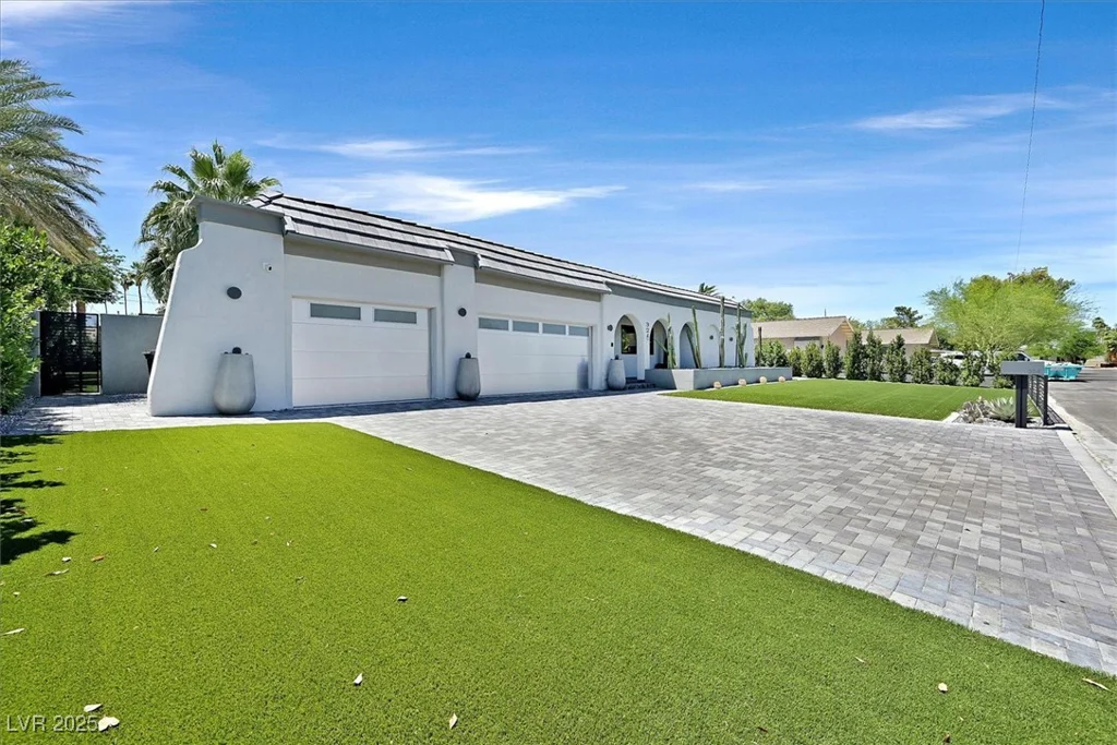 324 Park Way East, Las Vegas, NV 89106