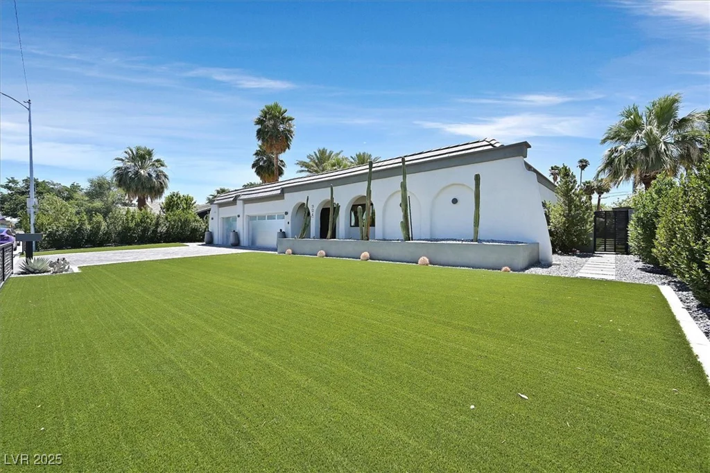 324 Park Way East, Las Vegas, NV 89106