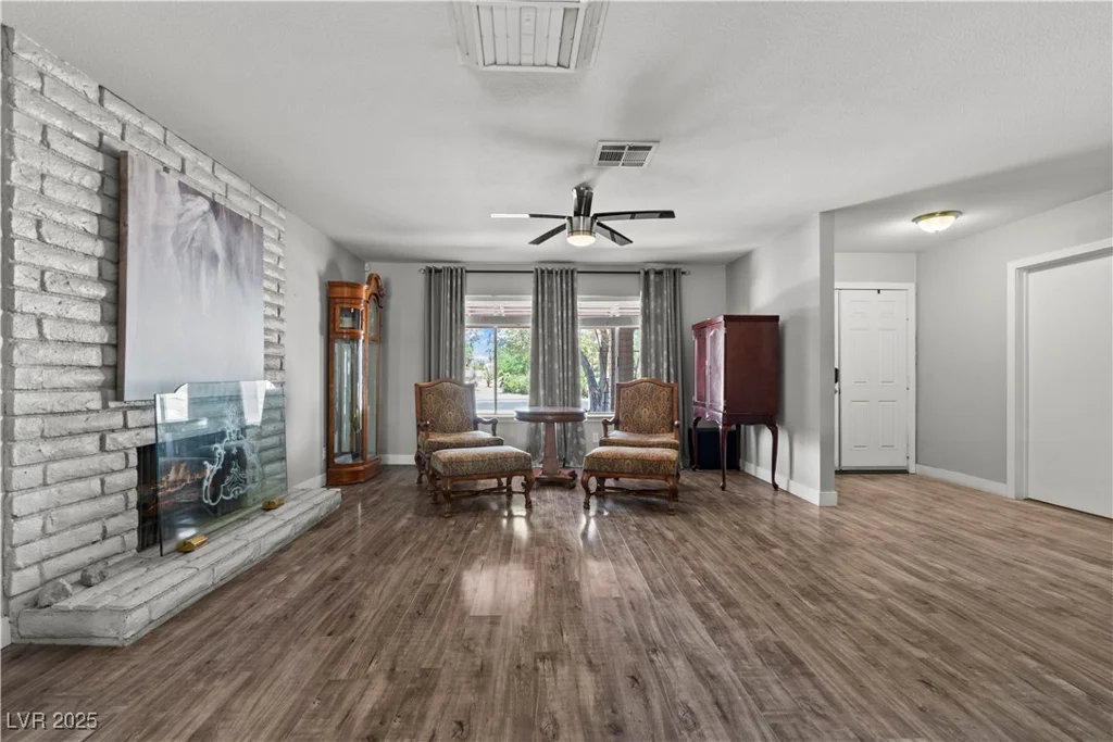2821 Moon, Las Vegas, NV 89120