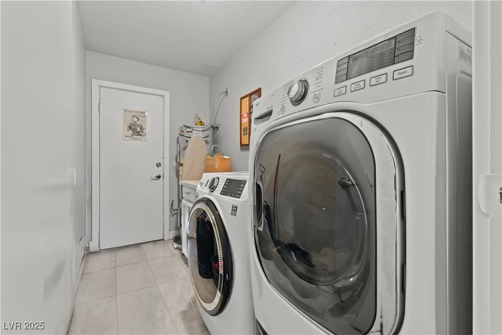 2821 Moon, Las Vegas, NV 89120