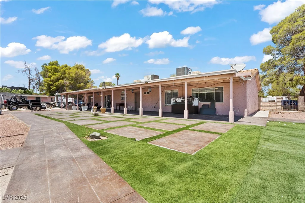 2821 Moon, Las Vegas, NV 89120