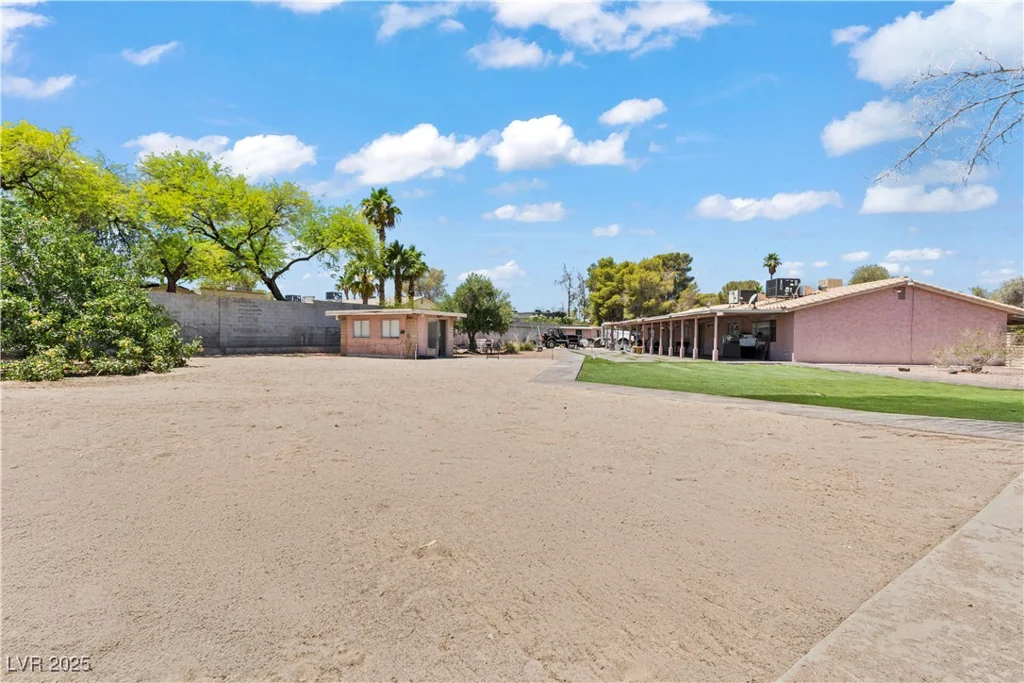 2821 Moon, Las Vegas, NV 89120