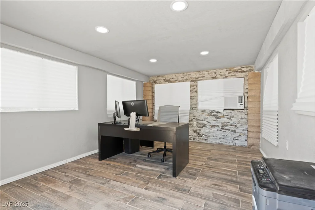 2821 Moon, Las Vegas, NV 89120