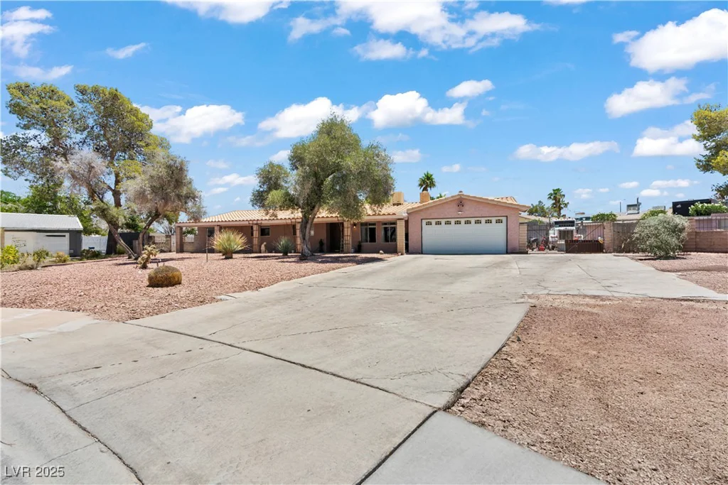 2821 Moon, Las Vegas, NV 89120