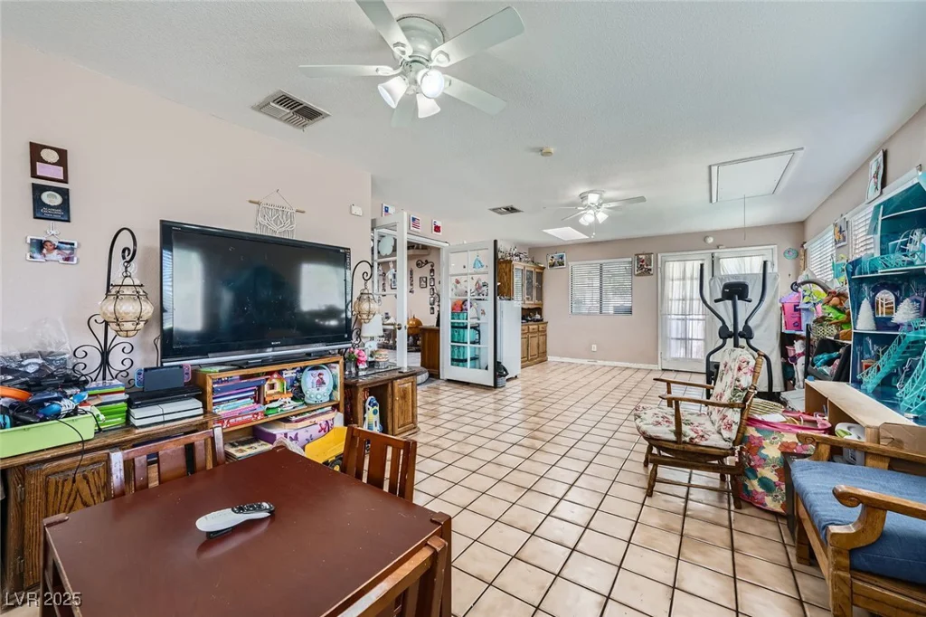 6616 Celeste, Las Vegas, NV 89107