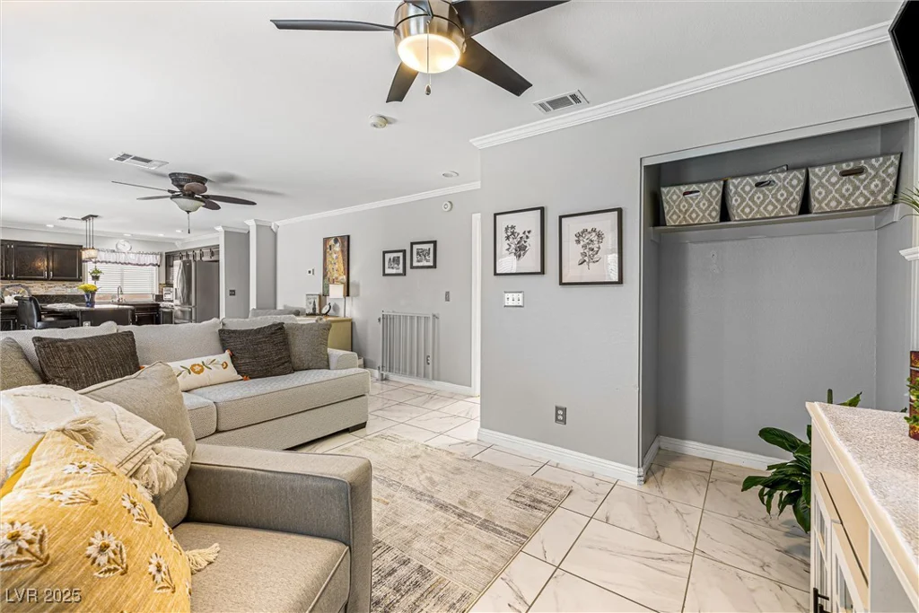 2042 Maple Springs, Henderson, NV 89002