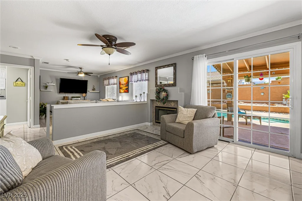 2042 Maple Springs, Henderson, NV 89002