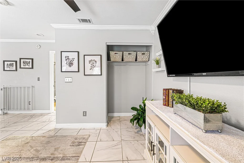 2042 Maple Springs, Henderson, NV 89002