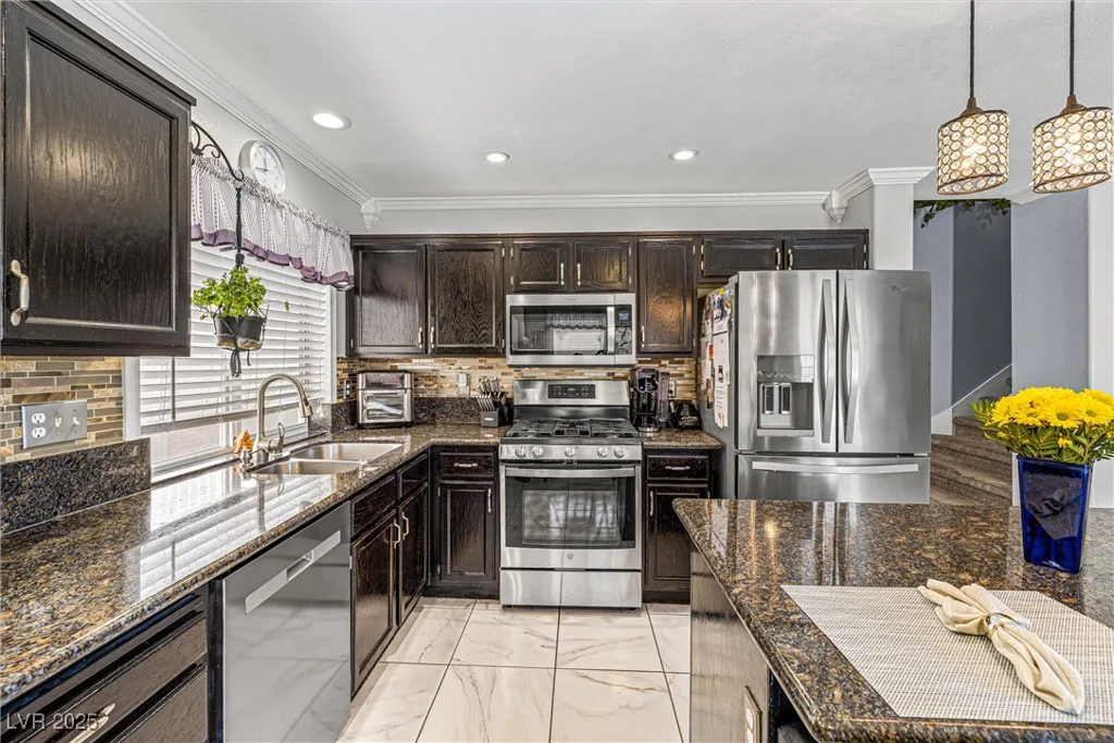 2042 Maple Springs, Henderson, NV 89002