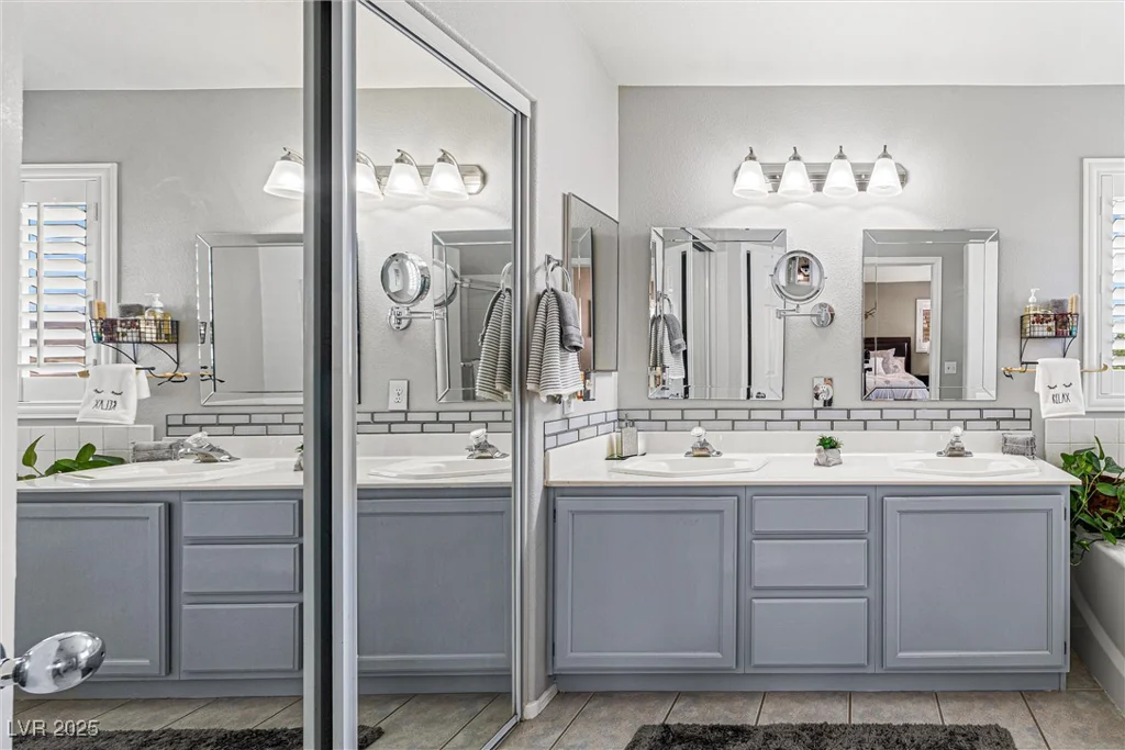 2042 Maple Springs, Henderson, NV 89002
