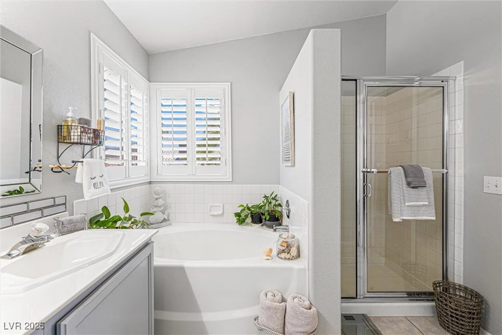 2042 Maple Springs, Henderson, NV 89002