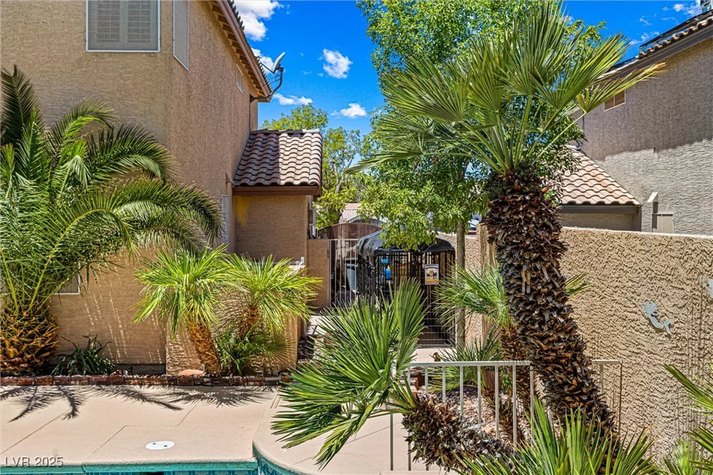 2042 Maple Springs, Henderson, NV 89002