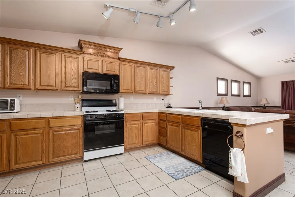 8213 Cabin Springs, Las Vegas, NV 89131