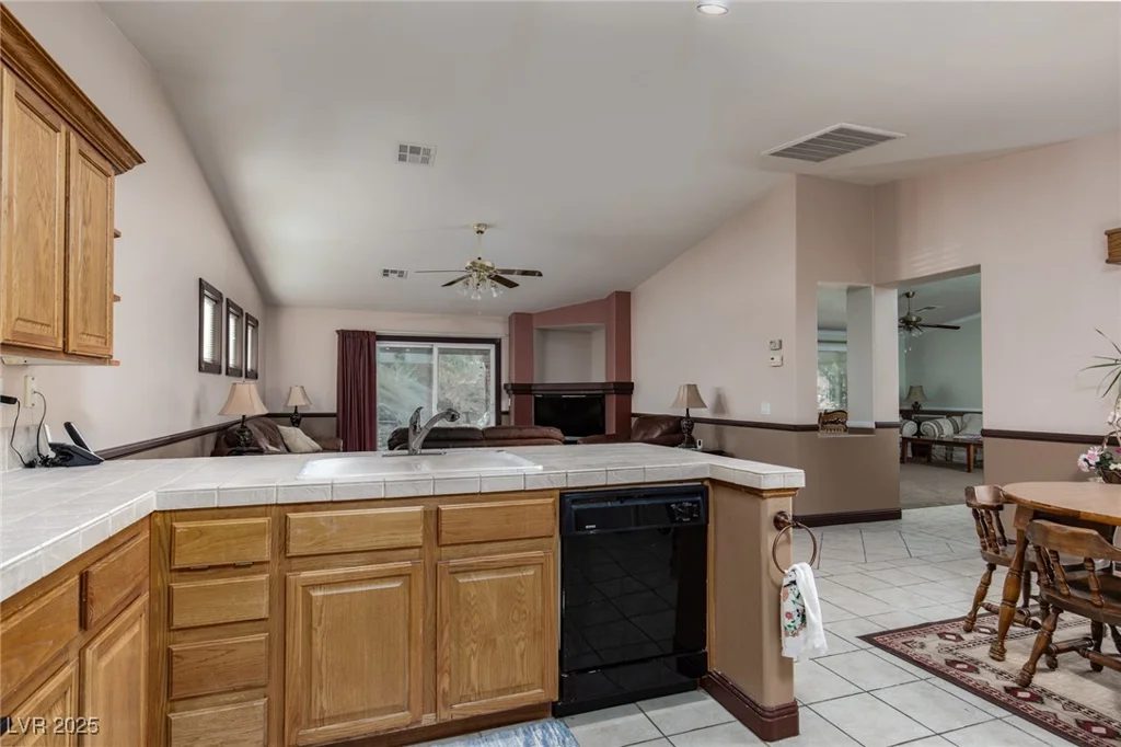 8213 Cabin Springs, Las Vegas, NV 89131