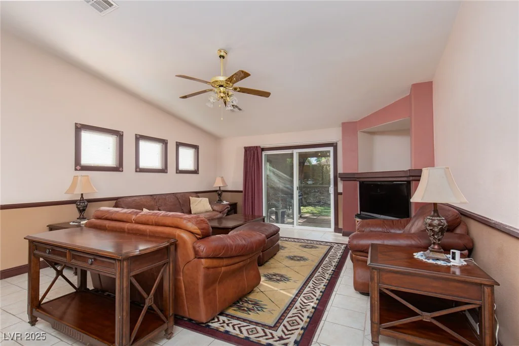 8213 Cabin Springs, Las Vegas, NV 89131