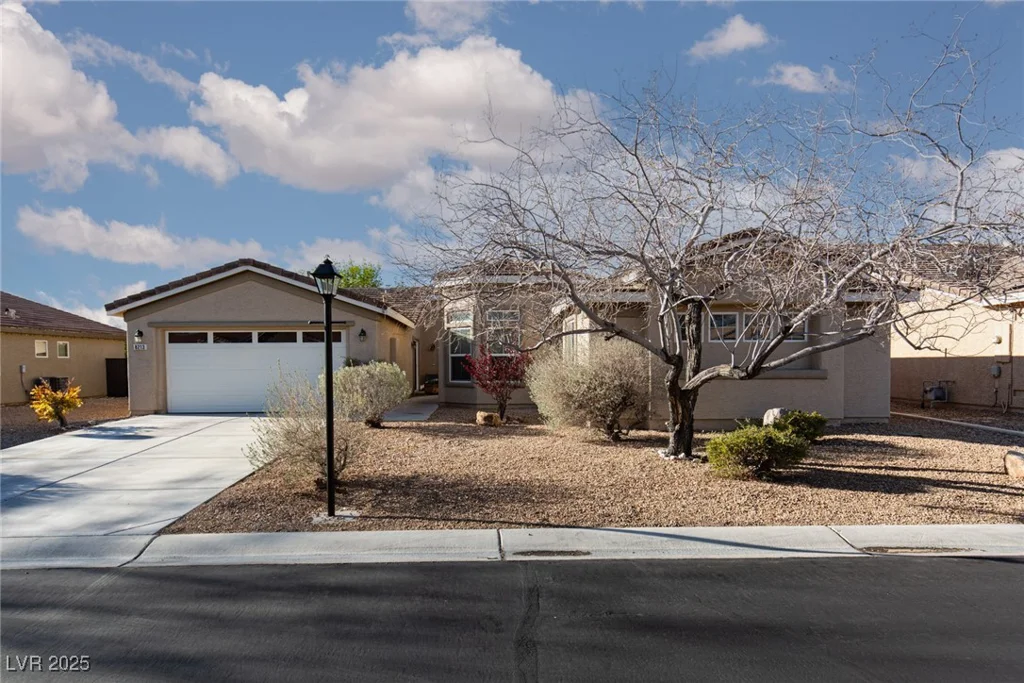 8213 Cabin Springs, Las Vegas, NV 89131