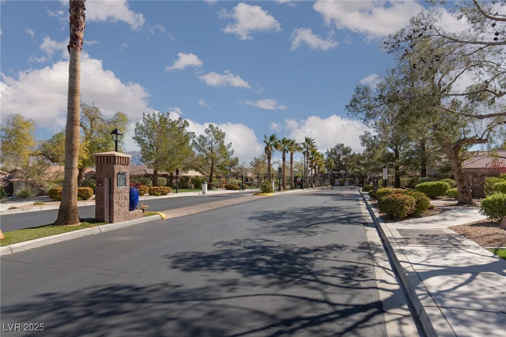 8213 Cabin Springs, Las Vegas, NV 89131