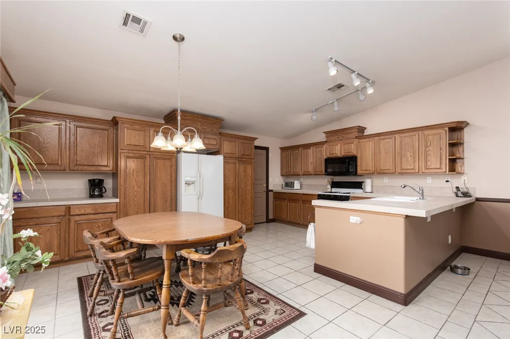 8213 Cabin Springs, Las Vegas, NV 89131