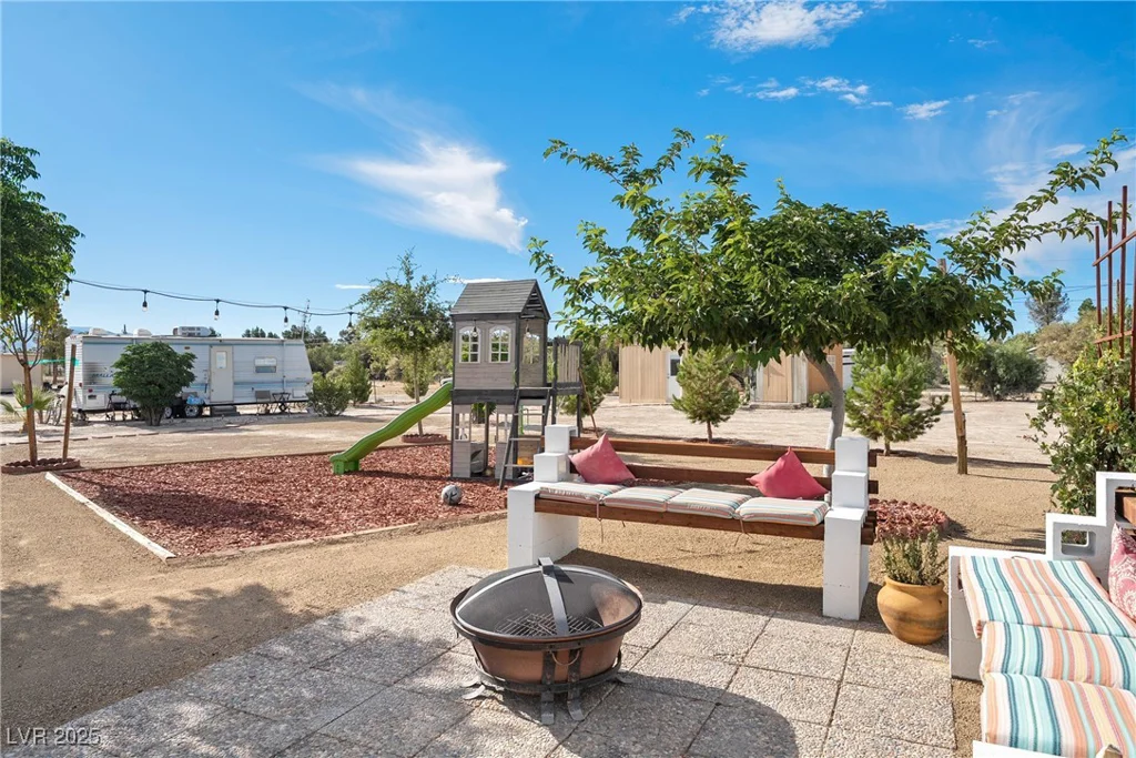 1381 White, Pahrump, NV 89060
