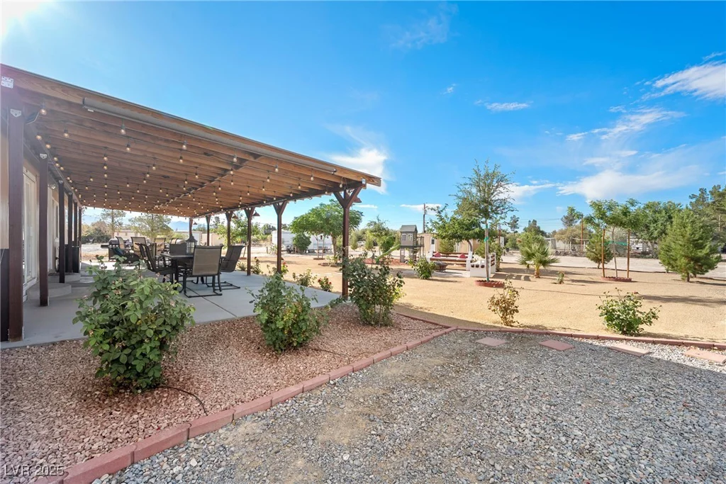 1381 White, Pahrump, NV 89060