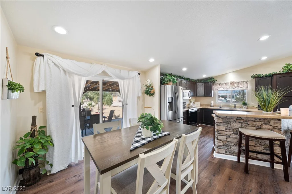 1381 White, Pahrump, NV 89060