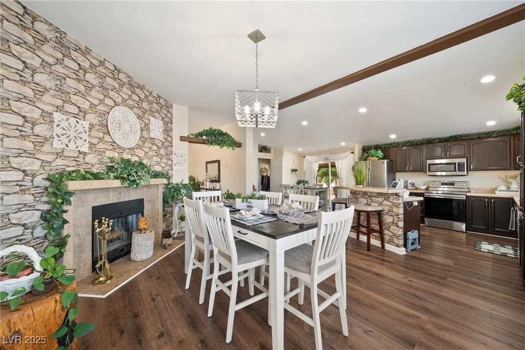 1381 White, Pahrump, NV 89060