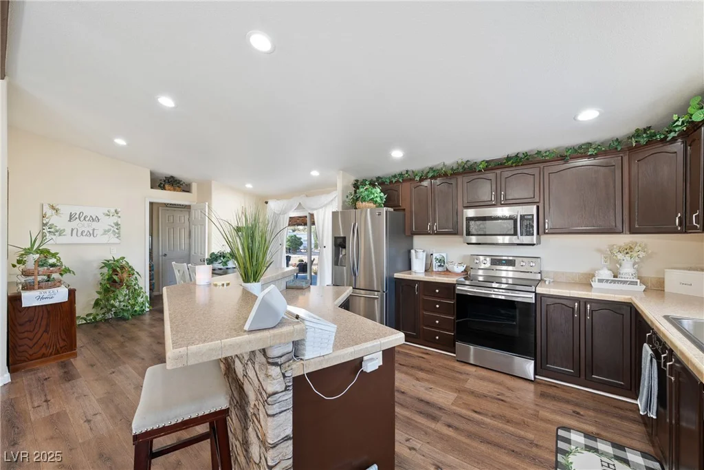 1381 White, Pahrump, NV 89060